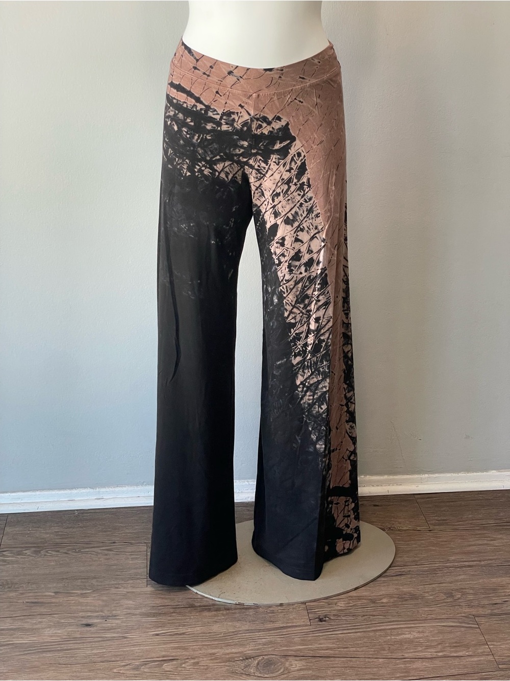 Hard Tail Wide Leg Pants in Black and Mauve Tie-Dye